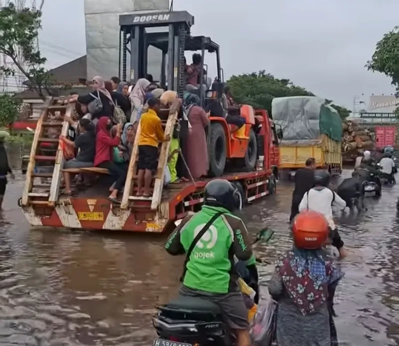 Banjir kian Parah, Jalur Pantura Jawa Tengah Kembali Macet