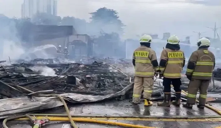 Kebakaran Ruko di Jakbar, 7 Korban Terjebak Api Berhasil Diselamatkan