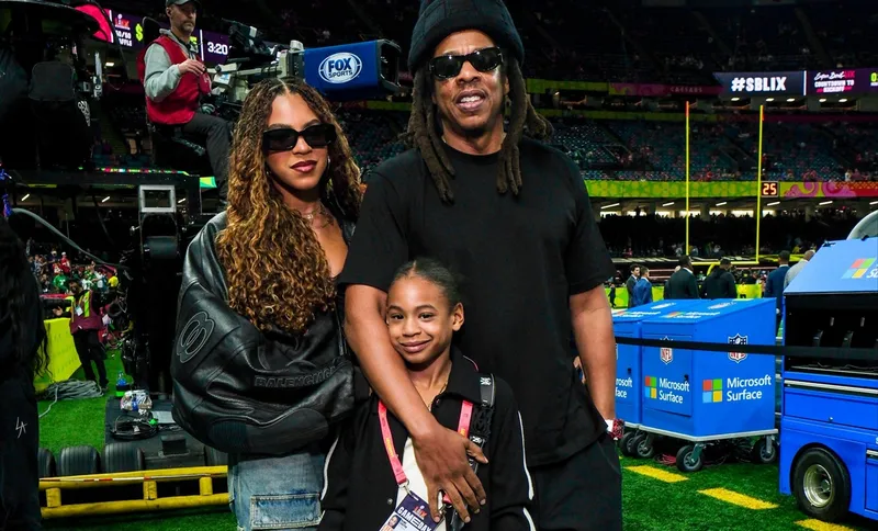 Jay-Z, Blue Ivy, dan Rumi Carter Tampil Kompak di Super Bowl 2025