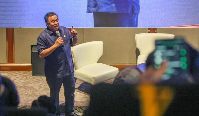 Rachmat Gobel berharap bahwa RUU koperasi akan menjawab kebutuhan dan tantangan zaman