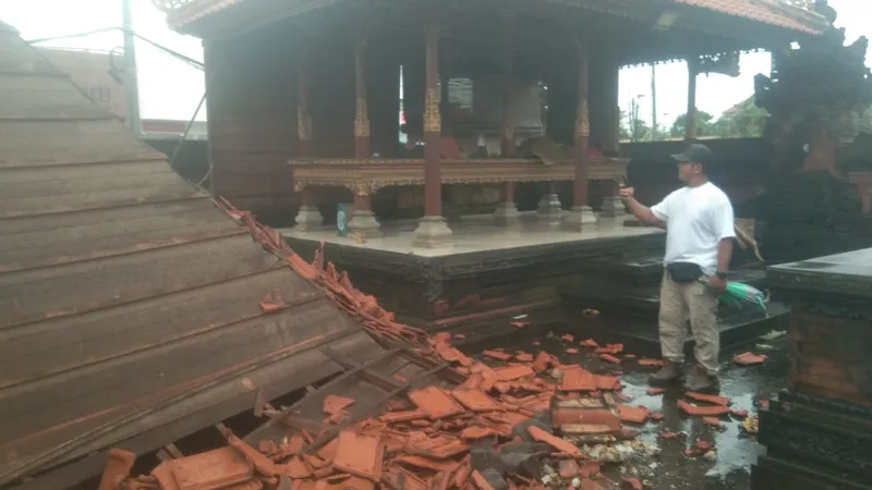 Angin Kencang Kembali Landa Badung, 4 Bangunan Roboh, 3 ATAP/Plafon Jebol, 9 Pohon Tumbang