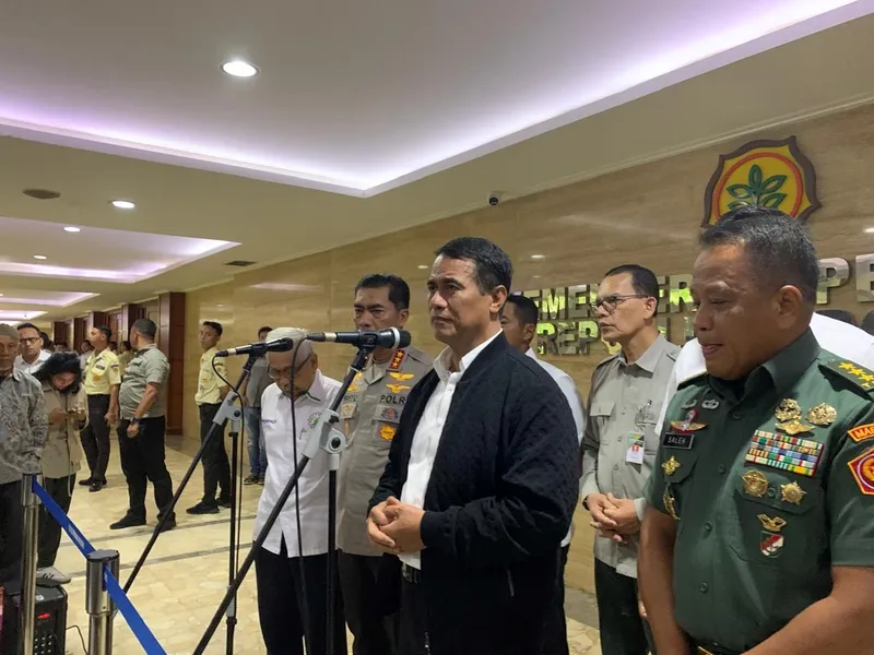 Menteri Pertanian bekerja sama petani penyerapan beras Tni-Polri Kawal