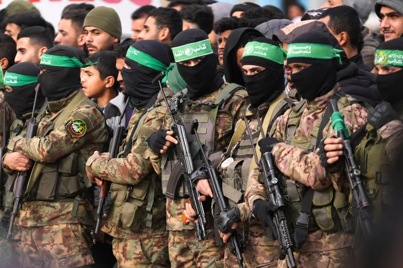 Hamas mengancam akan menunda pembebasan sandera, Israel menyiapkan pilihan militer