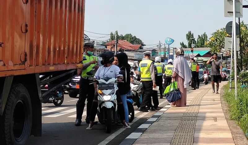 Jaya 2025 Operasi Keselamatan, Kepala Kepolisian Regional Metro meminta publik untuk melaporkan apakah ada polisi nakal