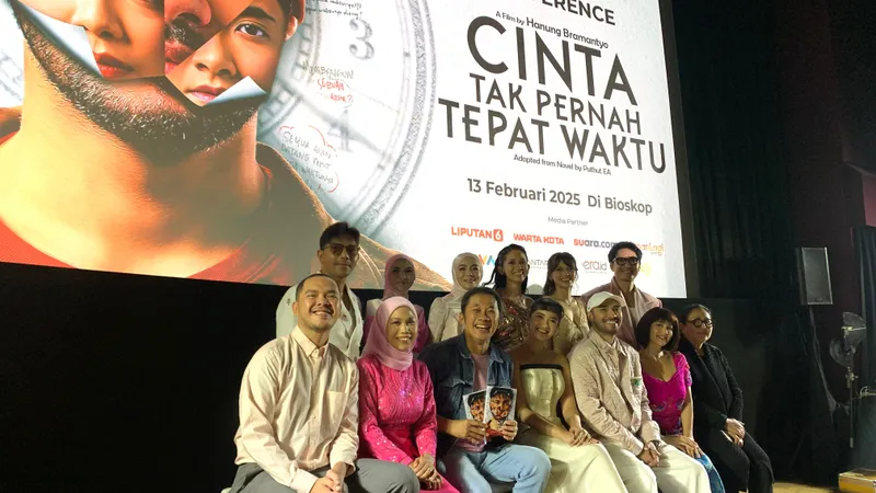 Film Cinta Tak Pernah Tepat Waktu Gambarkan Ketakutan Laki-laki Soal Komitmen