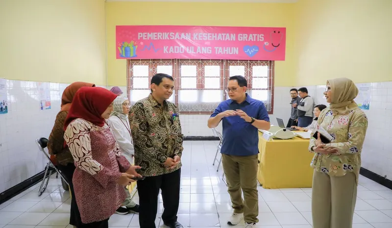 PEMERINTAH JAWA TIMUR LUNCURKAN PROGRAM PEMERIKSAAN KESEHATAN GRATIS SEBAGAI KADO ULANG TAHUN