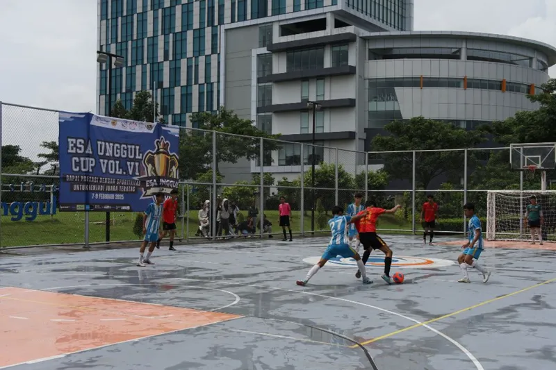 Judul Universitas ESA UNGGUL ESA UNGGUL CUP Vol. Vi di kampus Tangerang