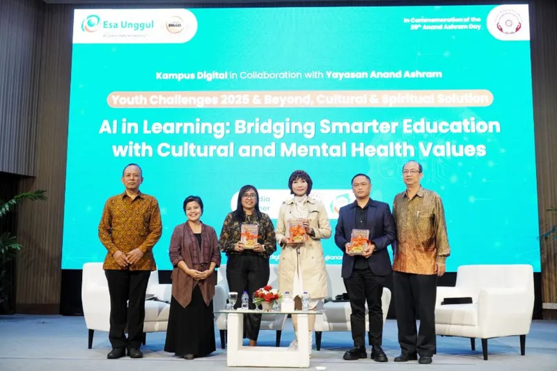 Universitas ESA UNGGUL GELAR Seminar AI: Pendidikan, Budaya, Dan Kesehatan Mental