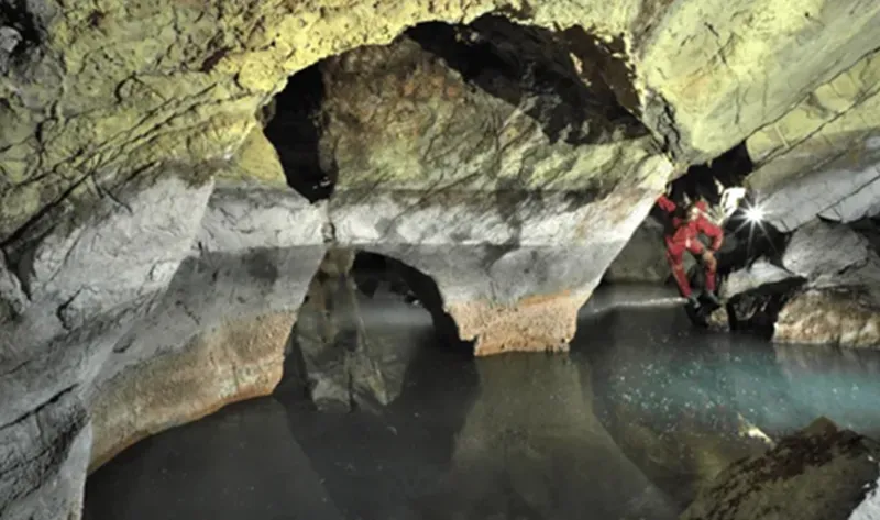 Danau Termal Bawah Tanah Terbesar Di Dunia Ditemukan Di Albania