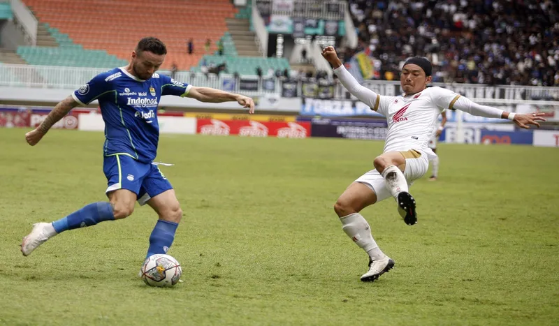 Marc Klok menargetkan Persib untuk mencapai hasil positif terhadap Persija