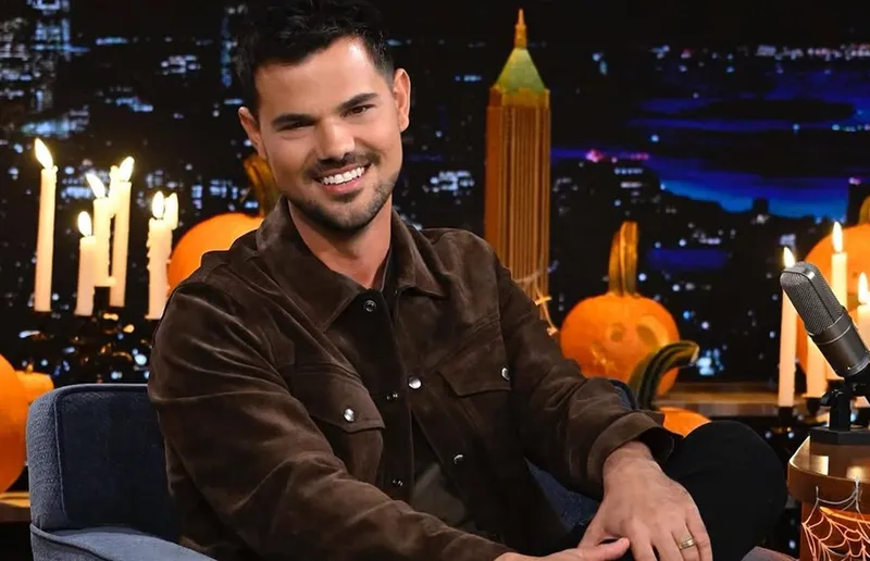 Serial Taylor Lautner Kembali Gelan 