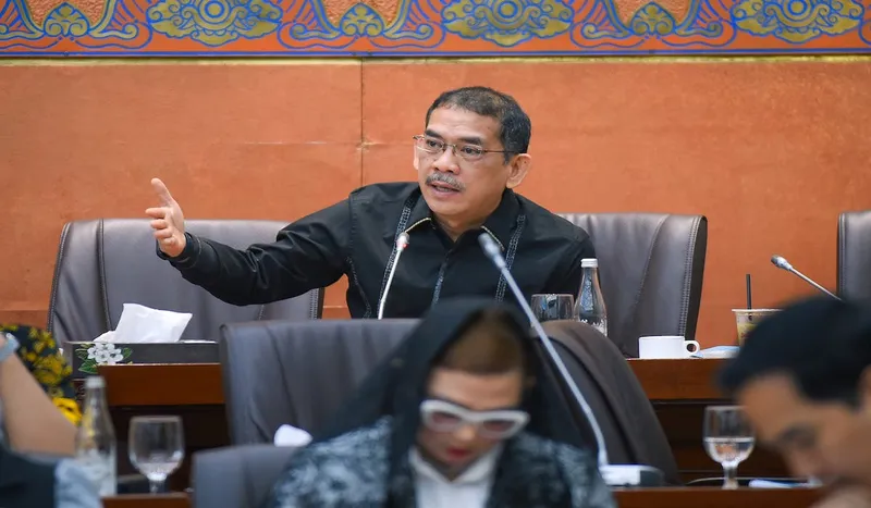 Geger efisiensi anggaran! Anggota DPR Commission VI Asep Wahyuwijaya meminta Kementerian Peralatan di Mass Filip