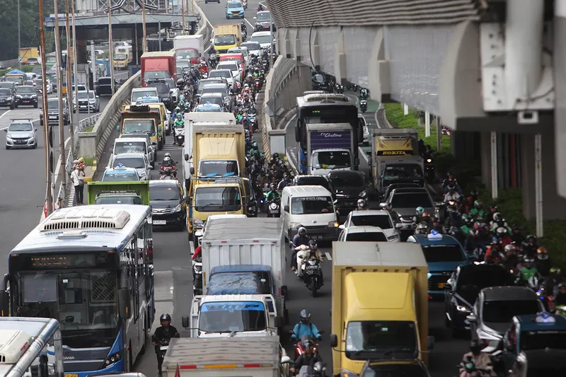 Polda Metro Jaya Kerahkan 90 Personel untuk Urai Kemacetan di Jakarta