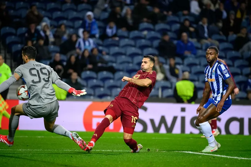 Roma vs Porto Berakhir 1-1 Kartu Merah Cristante dan Gol Defleksi Warnai Duel Liga Europa