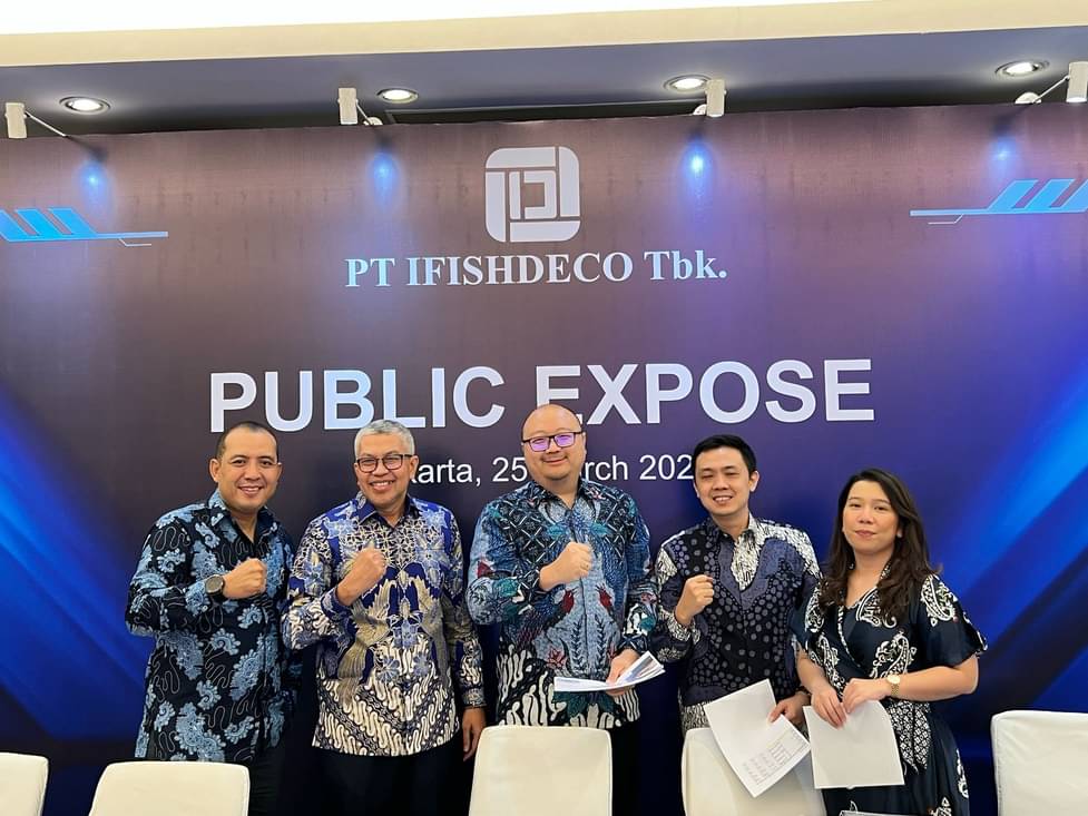 Yalangoch qora sochli qiz Yashirin kamera porno tomosha