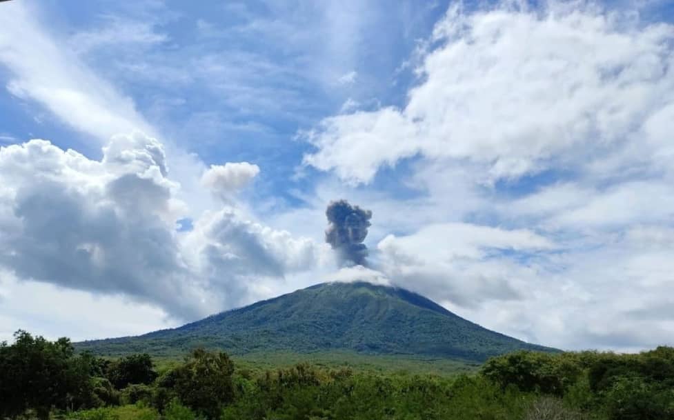 Aktivitas Gunung Ile Lewotolok Meningkat, Warga Diminta Waspada