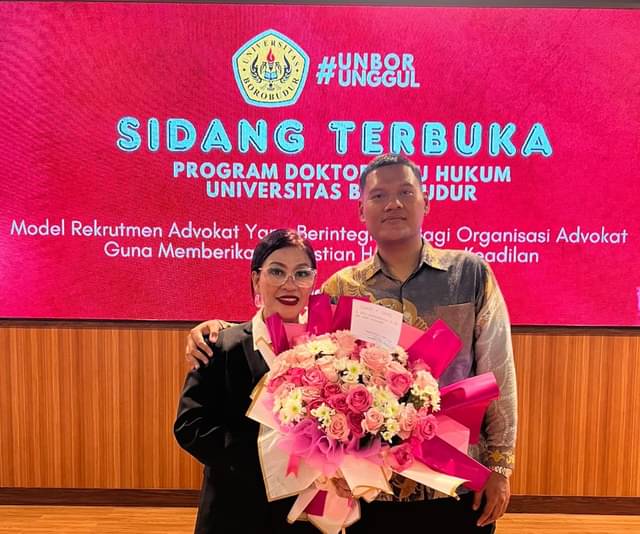 Anak dan Ibu, Adya Laksmana dan Enita Adyalaksmita Raih Gelar Doktor Hukum di Universitas Borobudur