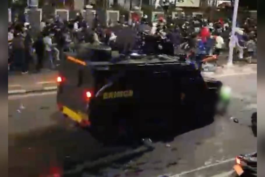 오졸 운전자가 브리몹 바라쿠다에 치여 사망한 순간, 그는 그것을 피하려고 했습니다.