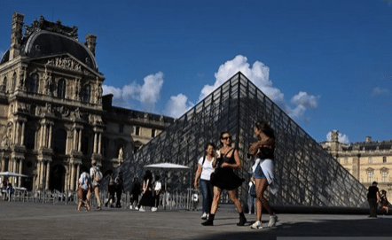 Dunia Internasional Heboh, Harta Napoleon Dicuri Dari Louvre