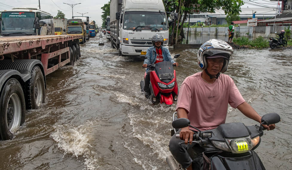 Hujan Lebat Landa Berbagai Wilayah, BMKG Ingatkan Waspada Cuaca Ekstrem