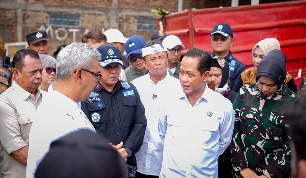 Menteri LH Minta Insinerator di Bandung Dihentikan Jangan Atasi Sampah  dengan Racuni Udara