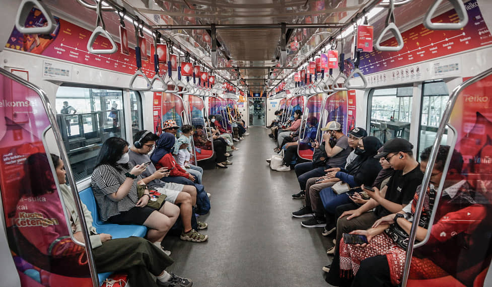Penumpang MRT