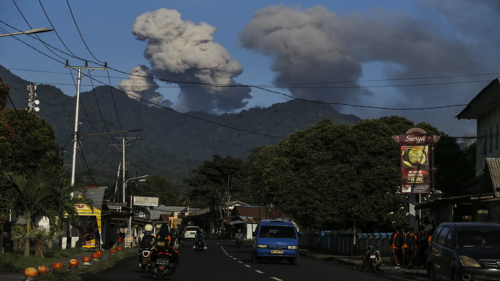 Indonesia's Dukono Volcano Erupts, Resulting in Three Deaths
