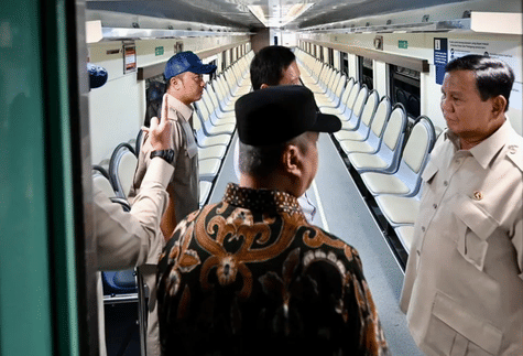 Prabowo: Modernisasi Kereta Api Harus Tetap Melayani Kota Kecil