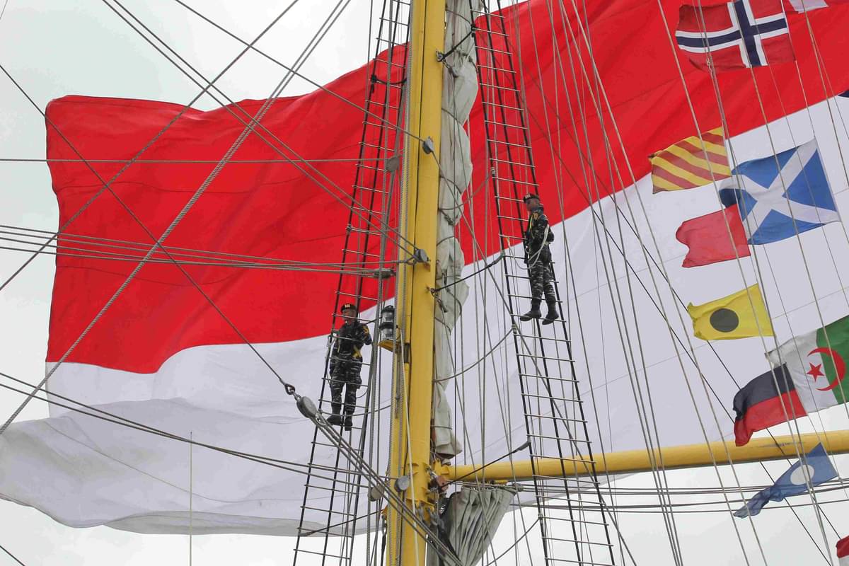 Pemberangkatan KRI Bima Suci